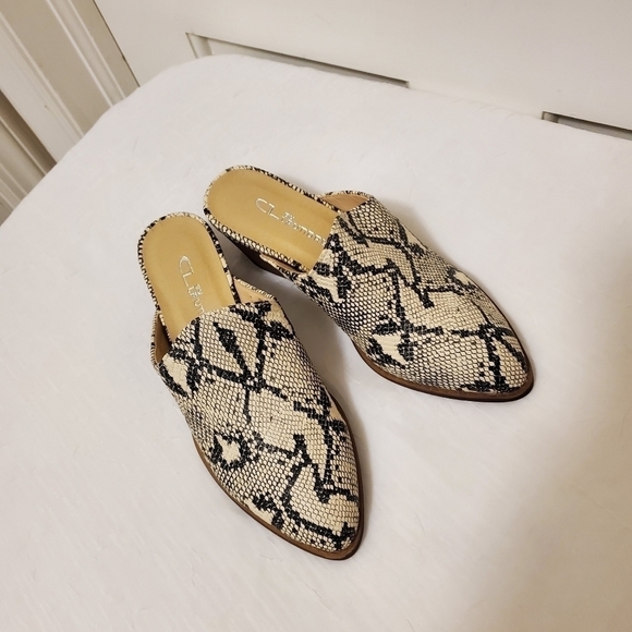 NWOB Chinese Laundry Snakeprint Stacked Heel Mules Size 6 - Picture 1 of 12